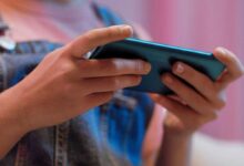 Smartphone prima dei 13 anni nuoce alla salute mentale dei giovani