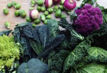 Il consumo regolare di verdure crucifere, come broccoli, cavolfiori e cavoletti di Bruxelles può ridurre il rischio di cancro al colon fino al 20%.