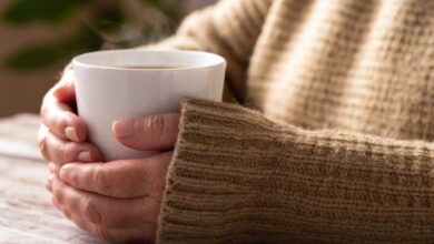 Caffè e tè potrebbero avere diverse correlazioni con la salute delle ossa nelle donne anziane
